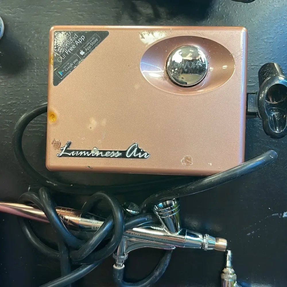 Luminess legend airbrush system + makeup & case GUC